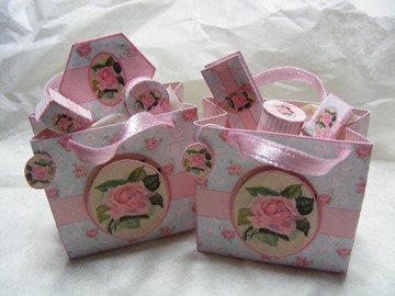 VINTAGE ROSE TOILETRY FILLED BAGS VINTAGE ROSE TOILETRY FILLED BAGS